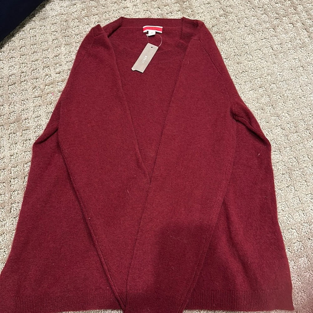 J. Crew cashmere sweater. Nwt. Maroon. Size medium